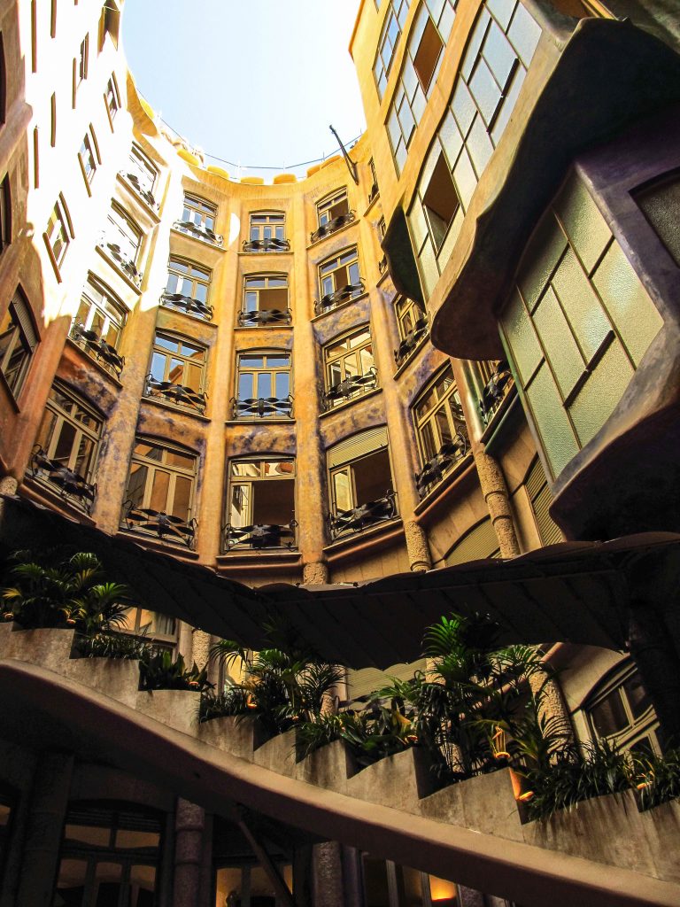 Ла Педрера внутри