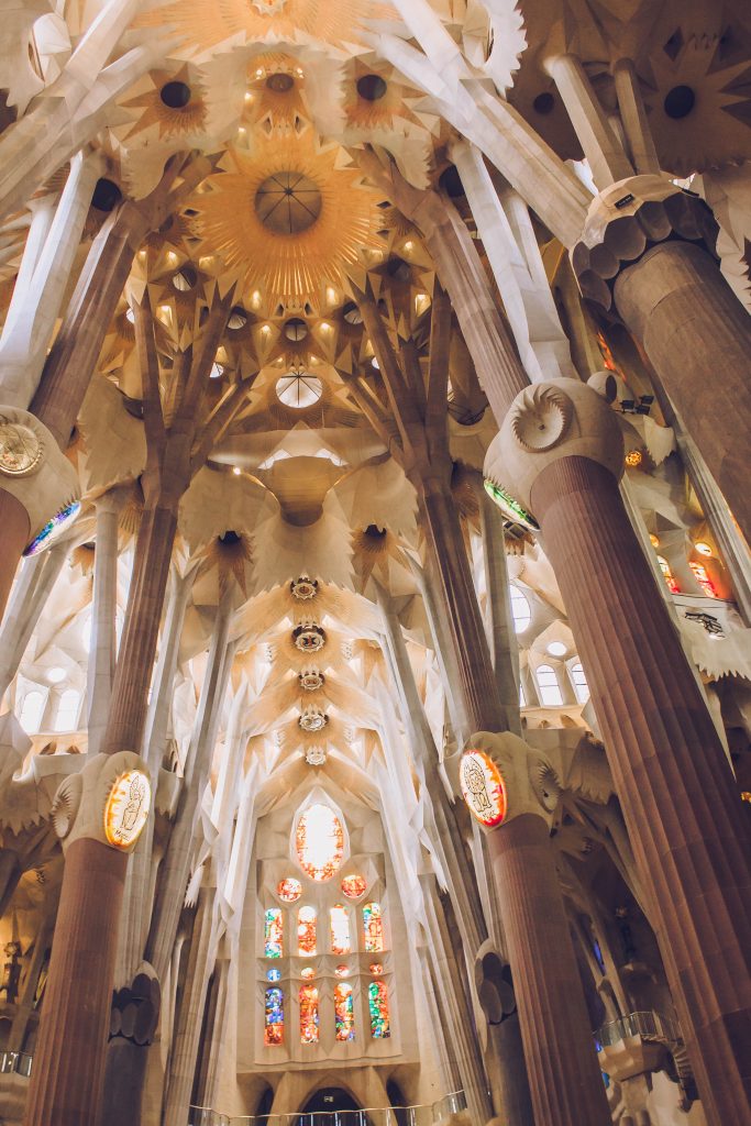 Саграда Фамилия внутри