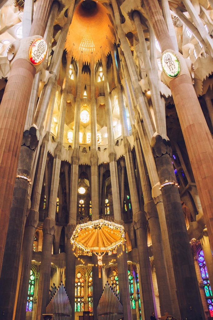 Собор Святого Семейства внутри